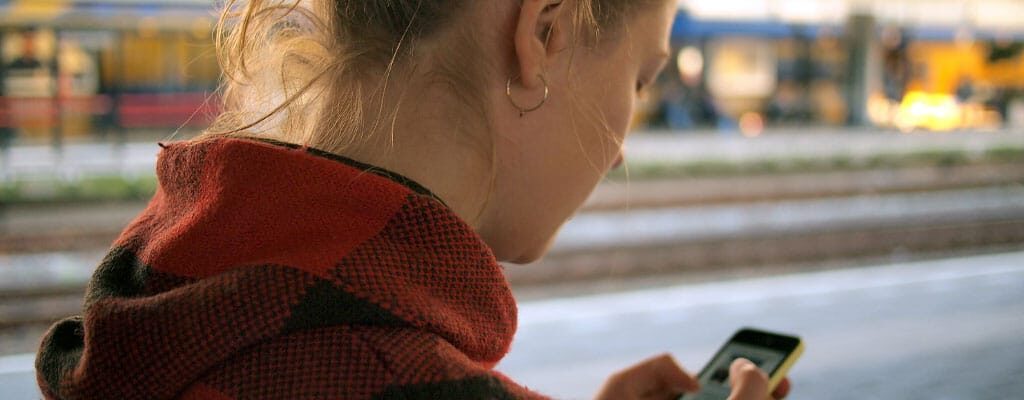 Woman trying to identify various phone hacking scams